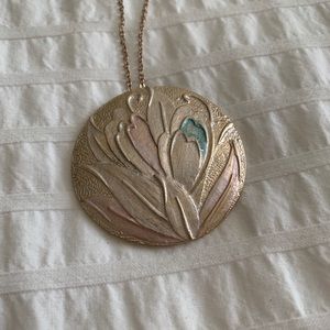 Coin pendant necklace